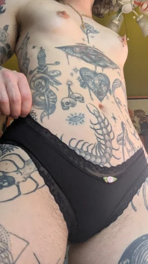 Veronica’s Black Ribbed Rose Panty