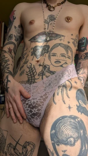 Veronica’s Lavender Floral Lace Juicy Thong