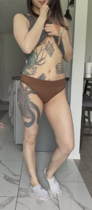 Selena’s Brown Panty